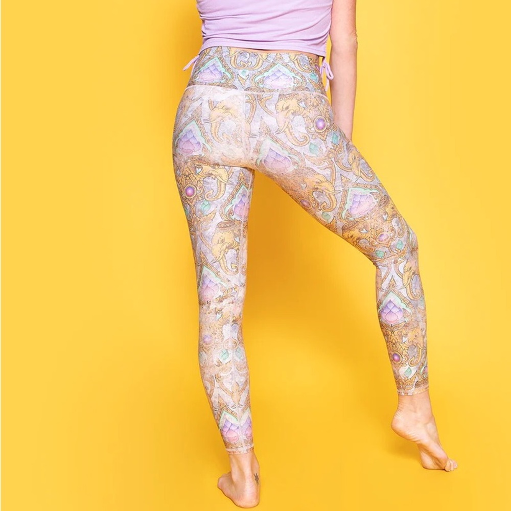 BRAND NEW Niyama Sol “Gaja” Leggings w/ tag intact